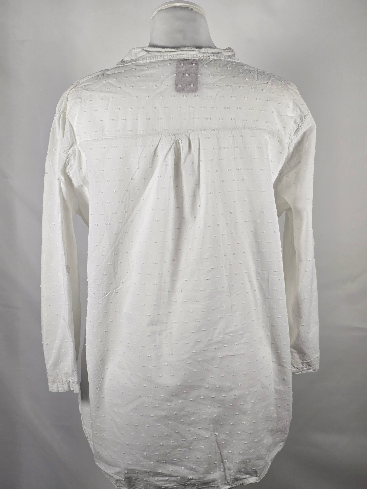 Weisse Baumwoll-Bluse mit feiner Struktur – Grösse M