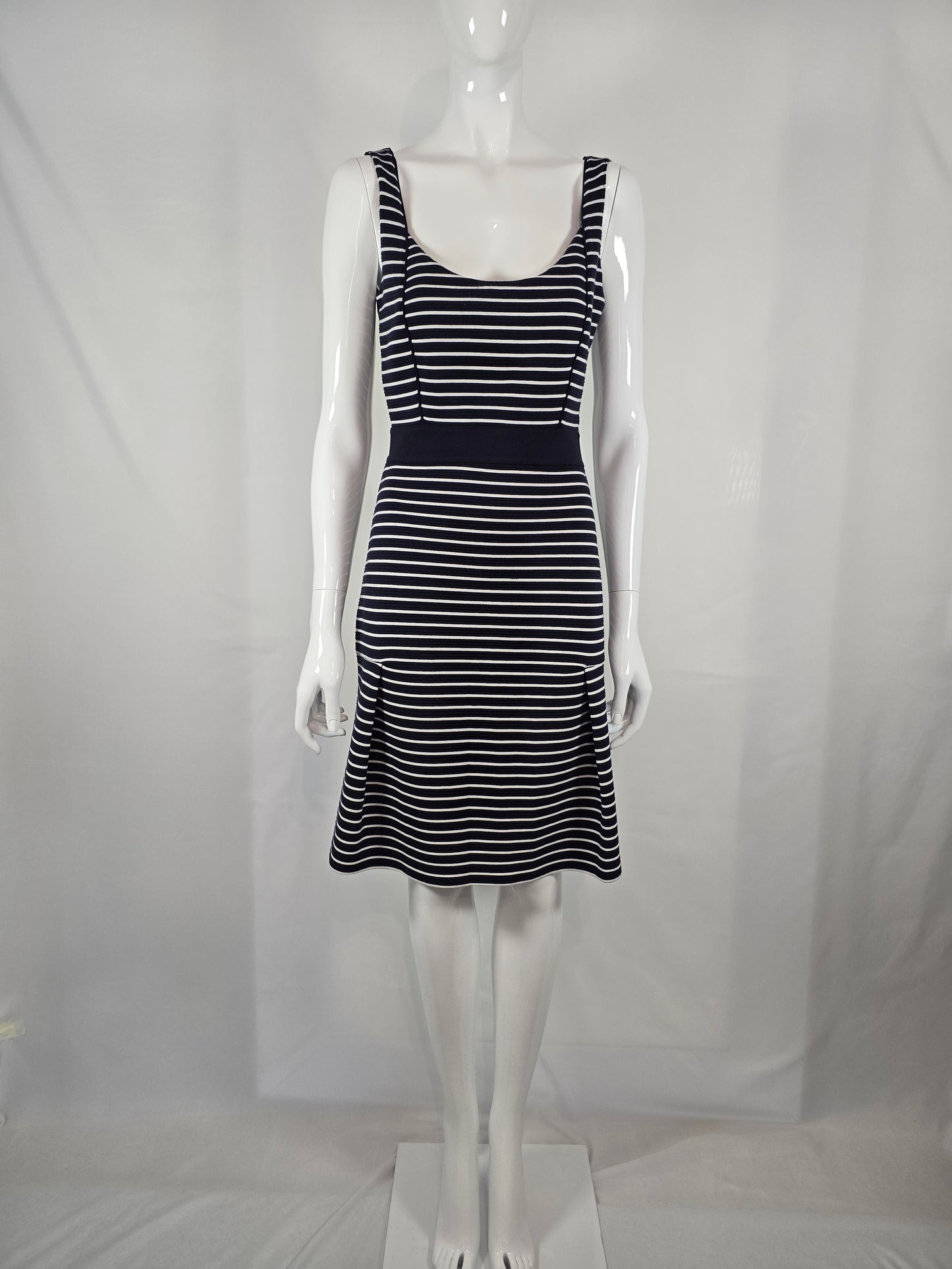 Blaues gestreiftes Kleid von French Connection – Grösse 38